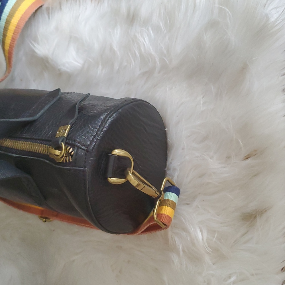 Madewell Black Crossbody Bag with Textured Leather and Detachable Rainbow Strap - Picture 8 of 12